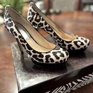 Michael Kors Women’s Size 7.5 Leopard Print Calf Hair Lonna Pumps Heels Platform